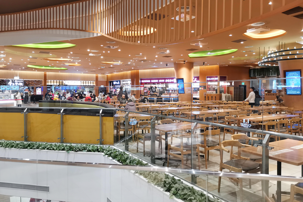 三井アウトレットパーク林口のフードコート