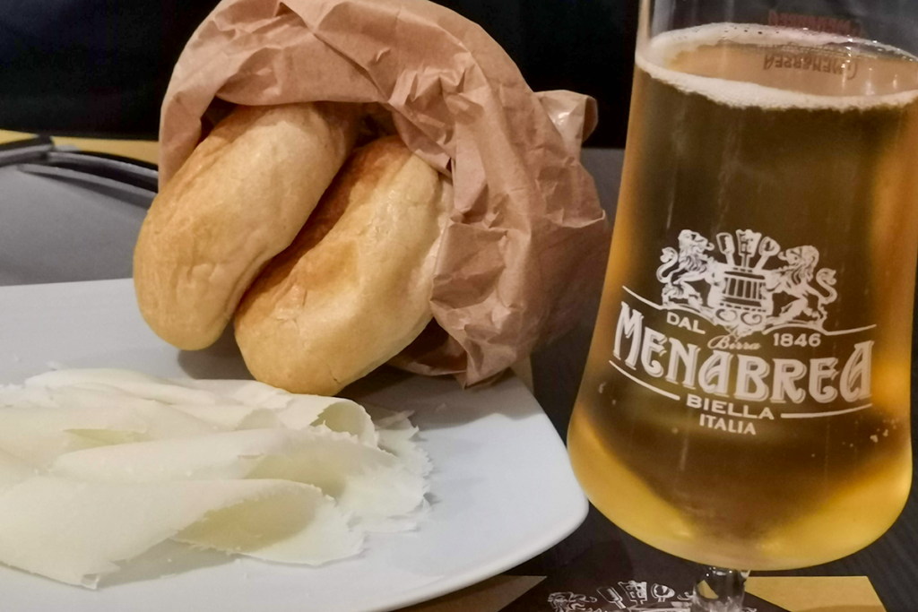 パンとビールとチーズ