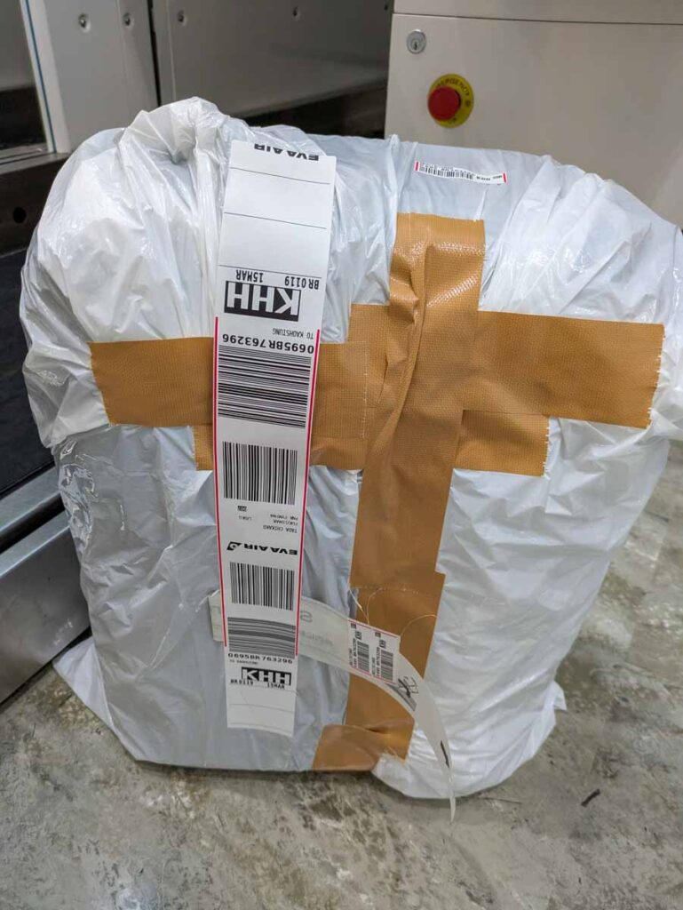 タグを張り付けるⒸPen＆Voyage