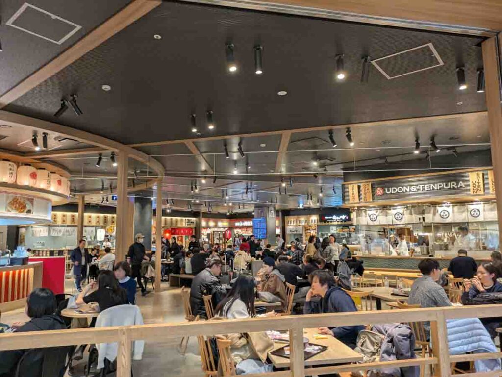 少し込み合っているぐらいⒸPen＆Voyage