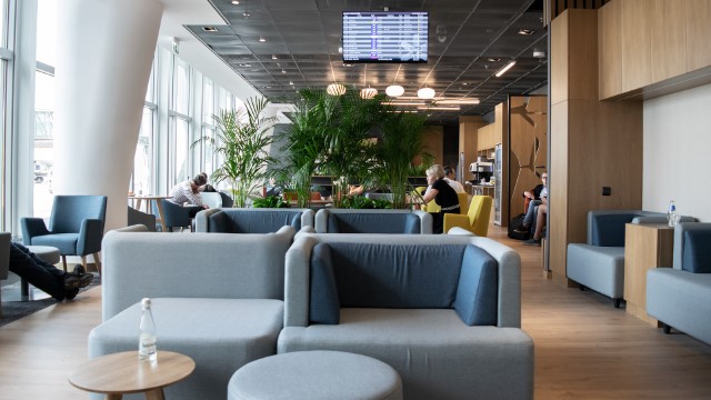 LOTポーランド航空のビジネスラウンジ「マズレク」内=提供:LOTポーランド航空