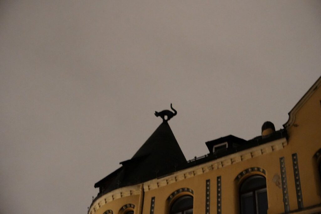 猫の家の黒猫@Pen&Voyage