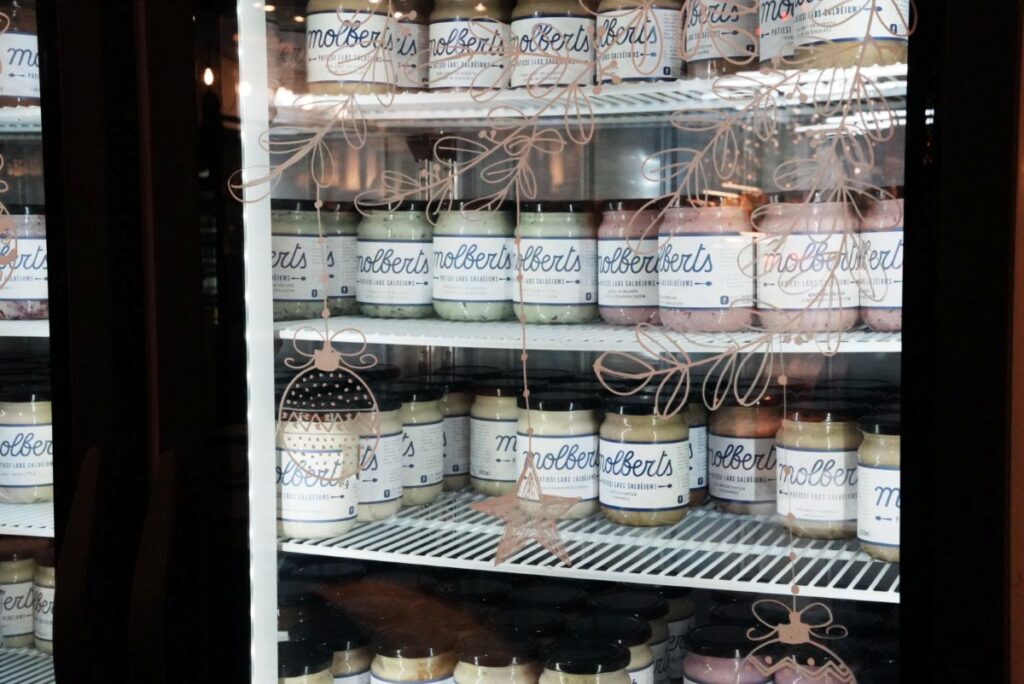 瓶入りの持ち帰り用アイス＠Pen＆Voyage