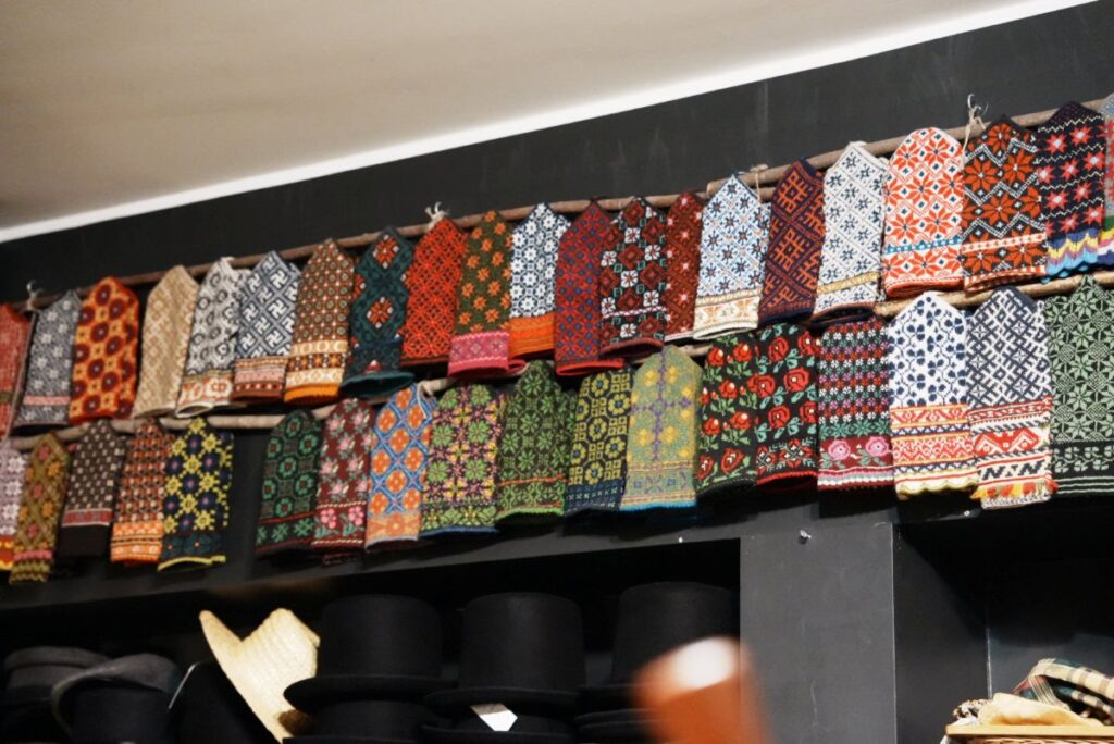 伝統のミトンがズラリ@Pen&Voyage