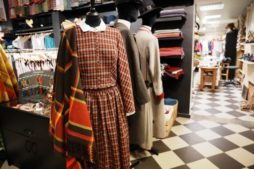 かわいい衣装が並ぶ@Pen&Voyage