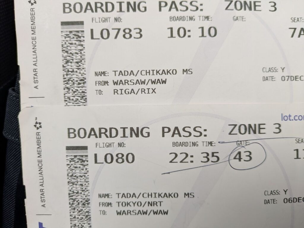成田～ワルシャワ、ワルシャワ～リーガ搭乗券を受け取る@Pen＆Voyage