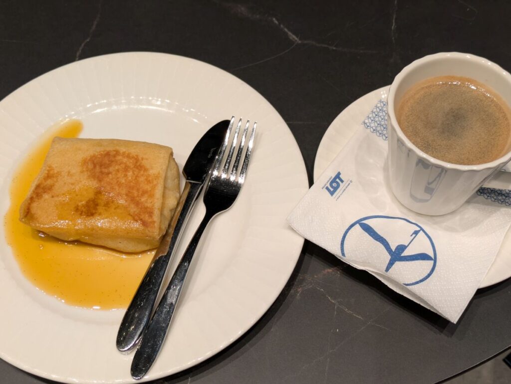 「ポロネーズ」でいただいたクレープとコーヒー@Pen&Voyage