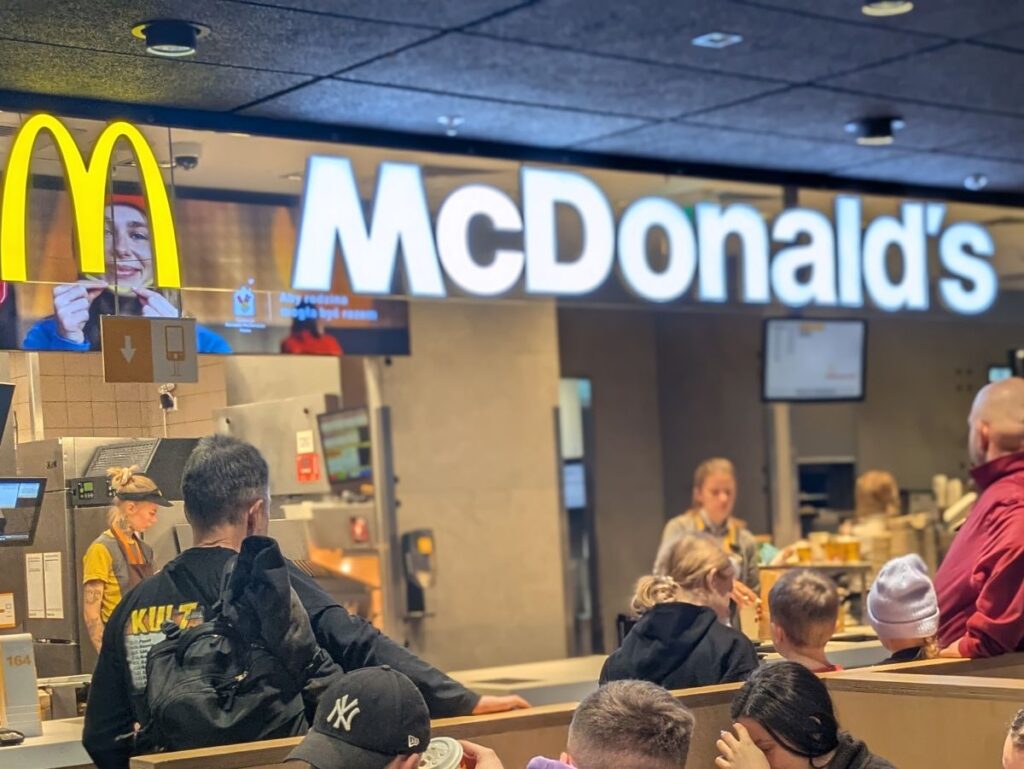 世界の定番マクドナルド。タッチパネルで注文@Pen＆Voyage