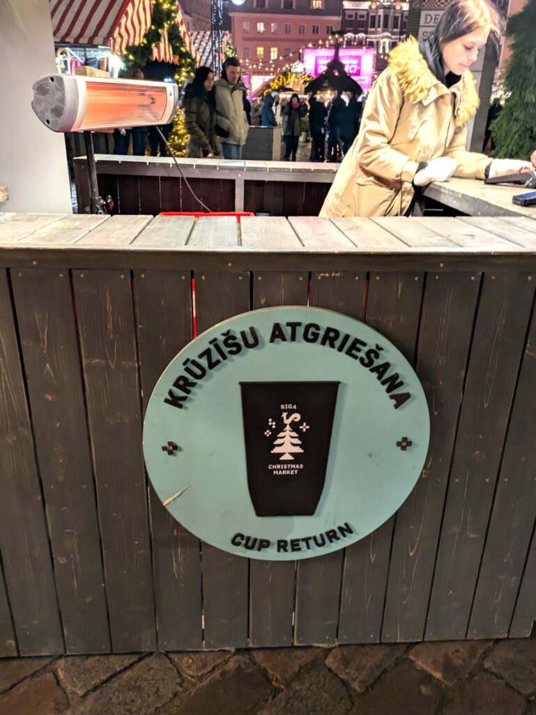 返却ブースに持っていくと2ユーロが戻ってくる@Pen&Voyage