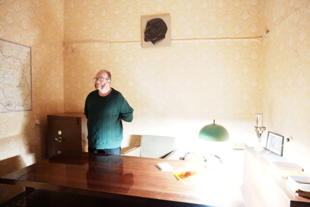 第一書記の執務室ⒸPen&Voyage