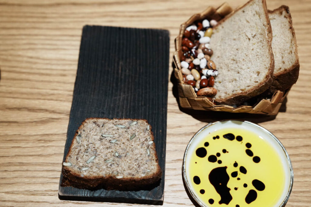 パンは菜種脂と白樺シロップに浸して召し上がれⒸPen&Voyage