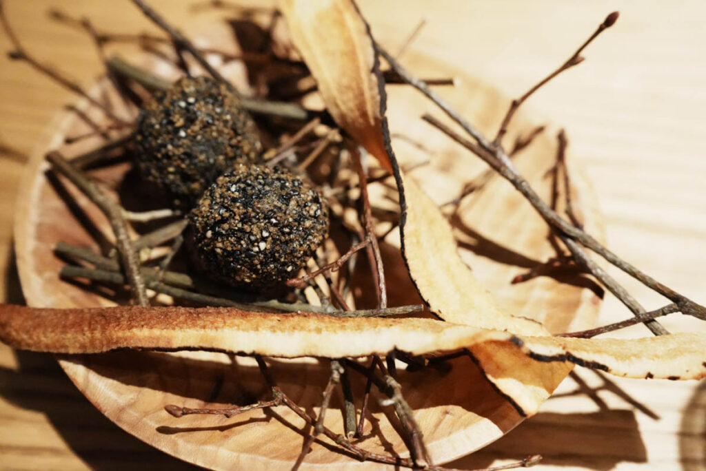 血のソーセージのクロケット (“Blood-sausage croquette)ⒸPen&Voyage