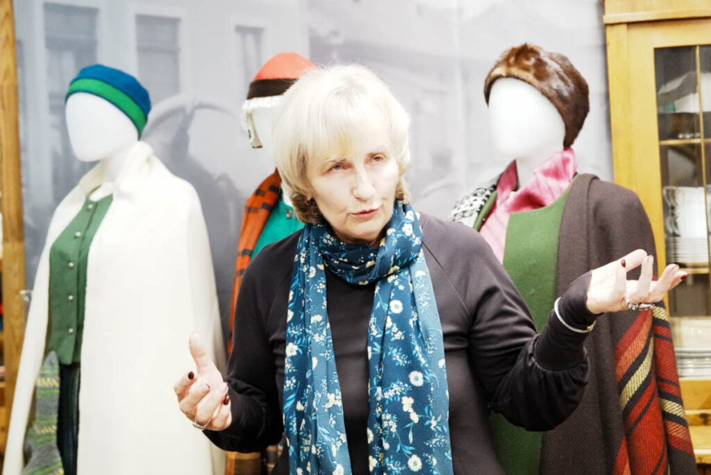 織物作家ダグニヤ・クプチェ(Dagnijas Kupčes)さんⒸPen&Voyage