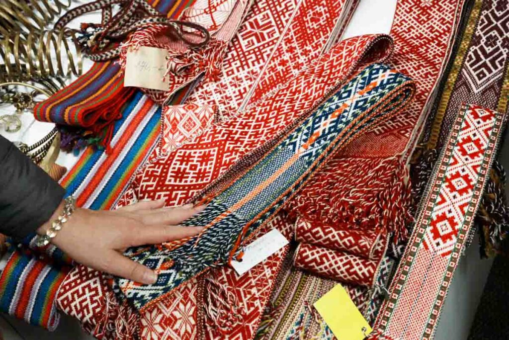 ラトビア伝統の文様ⒸPen&Voyage