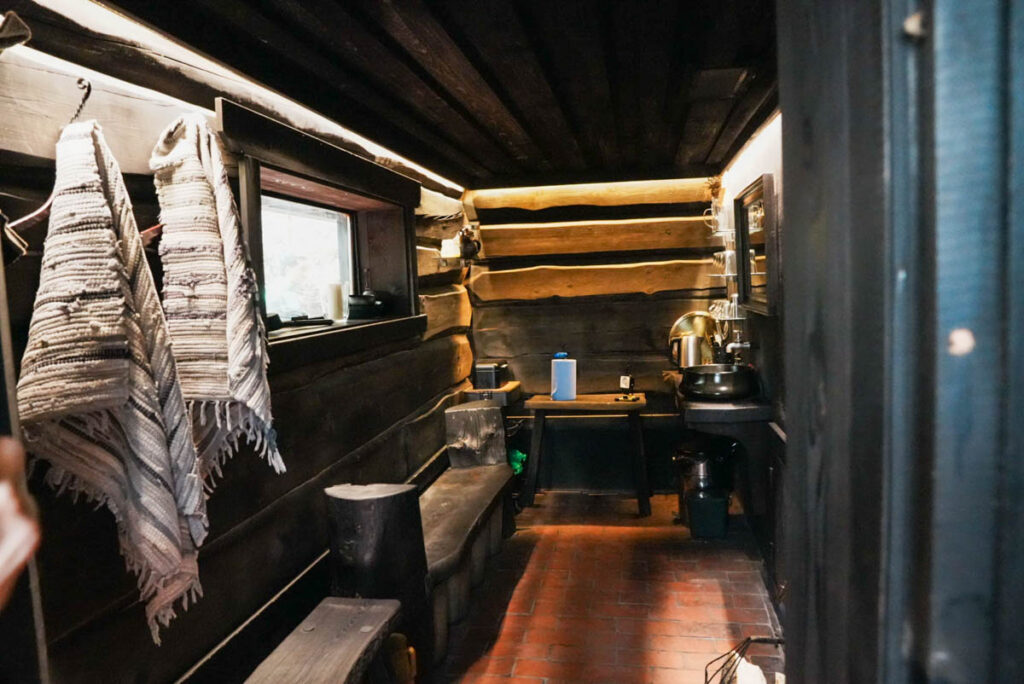 スモークのピルツのリラックススペースⒸPen&Voyage