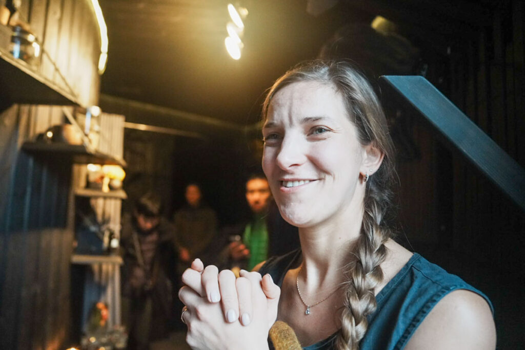 「人と自然がつながる力を信じている」と話すピルツマスターのグナ・スタンコ(Guna Stanko)さんⒸPen&Voyage