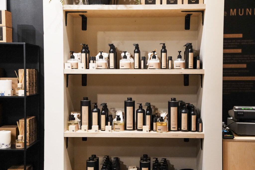 ハンドローションや液体ソープなどスキンケア商品もⒸPen＆Voyage