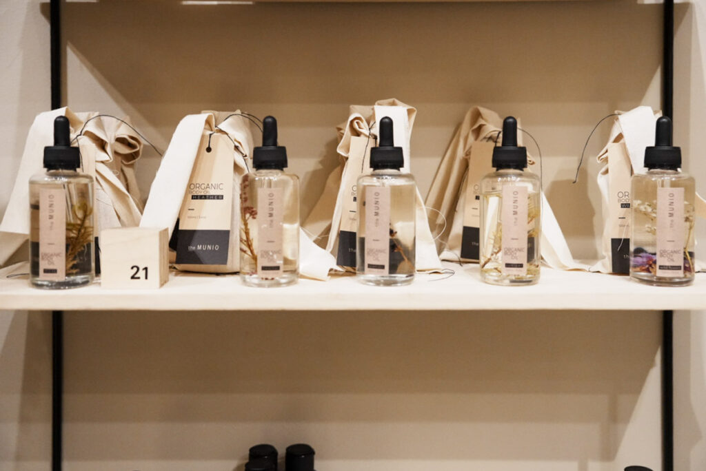 the MUNIOのボディオイルⒸPen＆Voyage