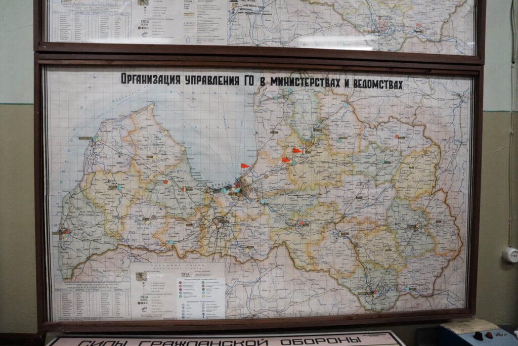 各省庁による民間防衛の指揮・統制を示した地図ⒸPen&Voyage