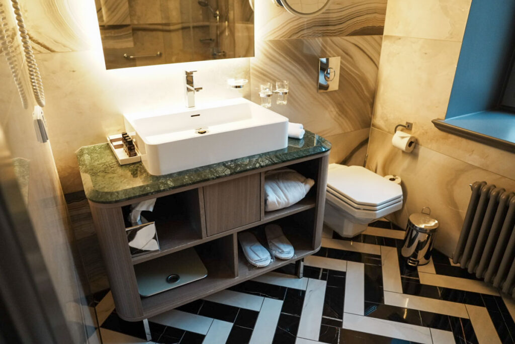 浴室も洗練されたデザインⒸPen＆Voyage