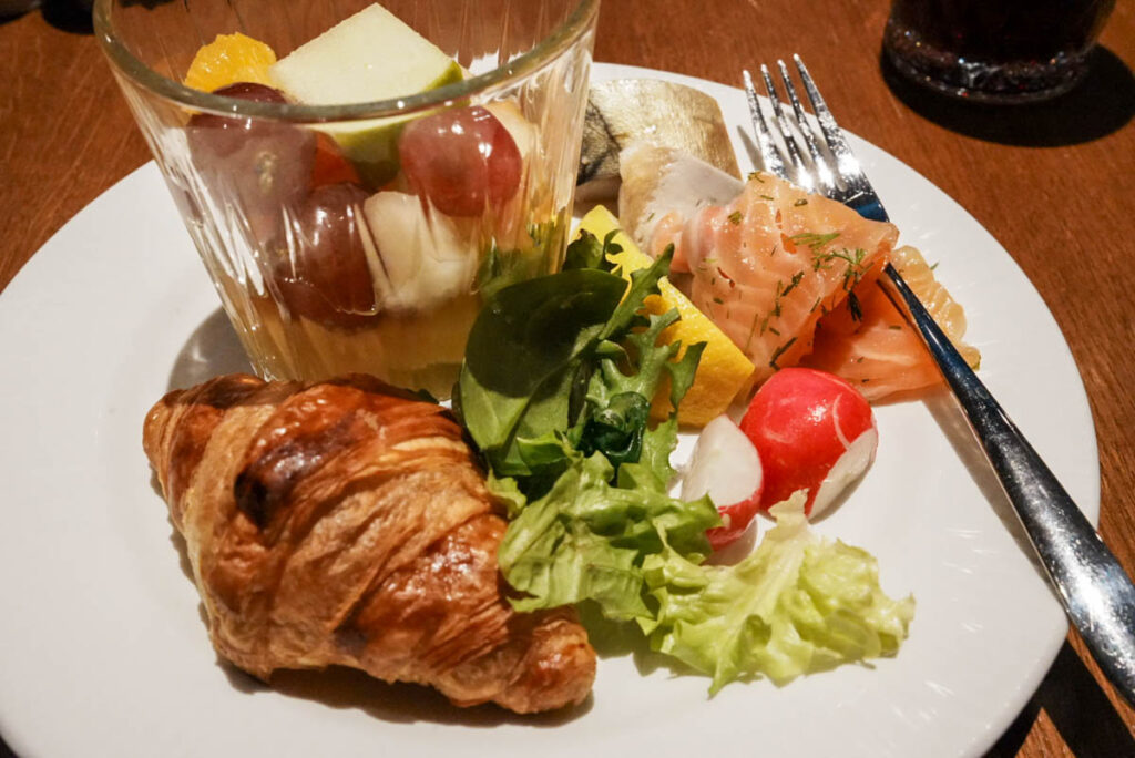 ある朝のビュッフェⒸPen＆Voyage