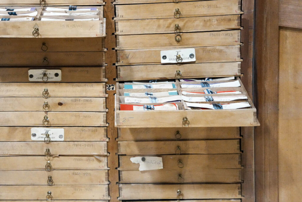 引き出しの中は20に分けられているⒸPen＆Voyage