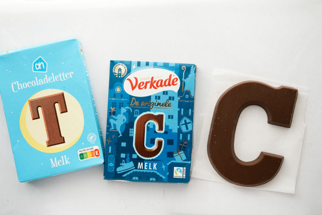 アルファベット型チョコⒸPen&Voyage