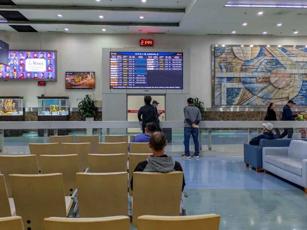 高雄空港の到着ロビーⒸPen&Voyage