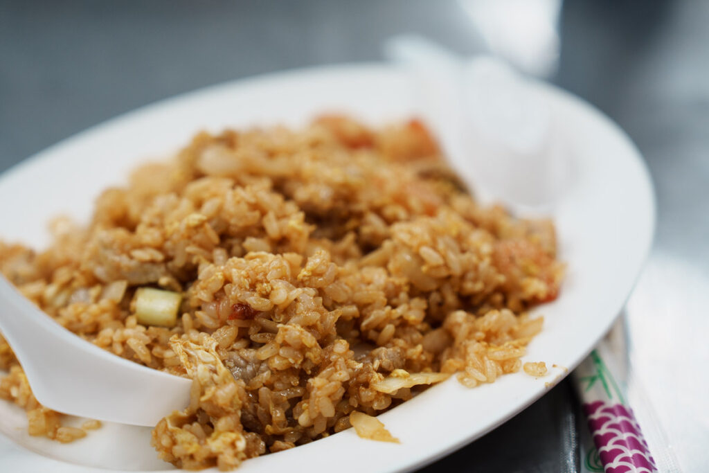 トマト炒飯。チキンライス風ⒸPen&Voyage