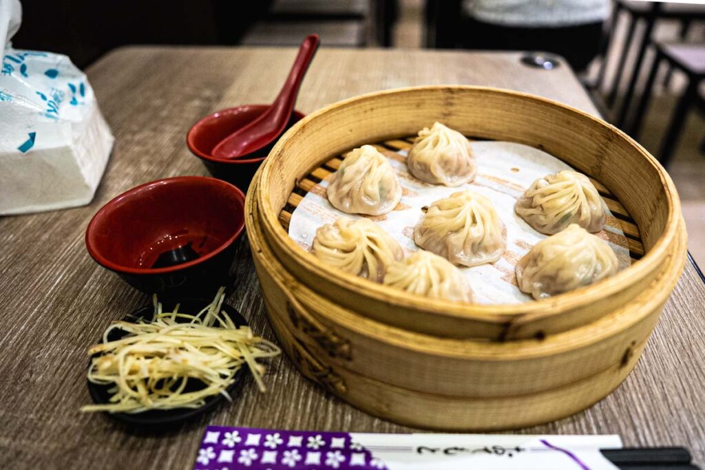 薄い皮から肉汁が飛び出すⒸPen&Voyage