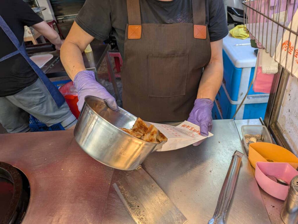 カットして袋に入れて渡されるⒸPen&Voyage