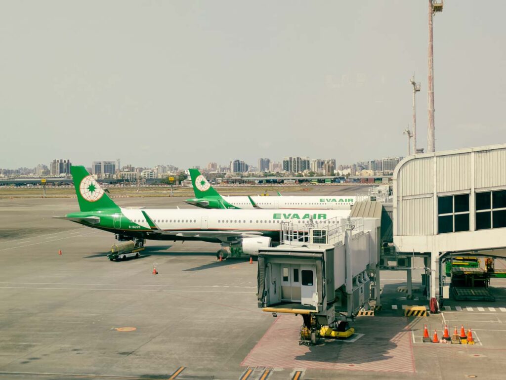 出発を待つエバー機ⒸPen&Voyage