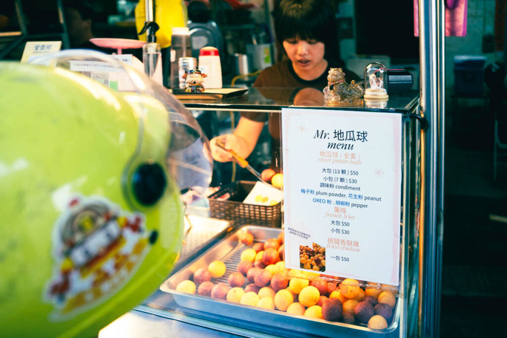 フライドポテトやフライドチキンもあるⒸPen&Voyage