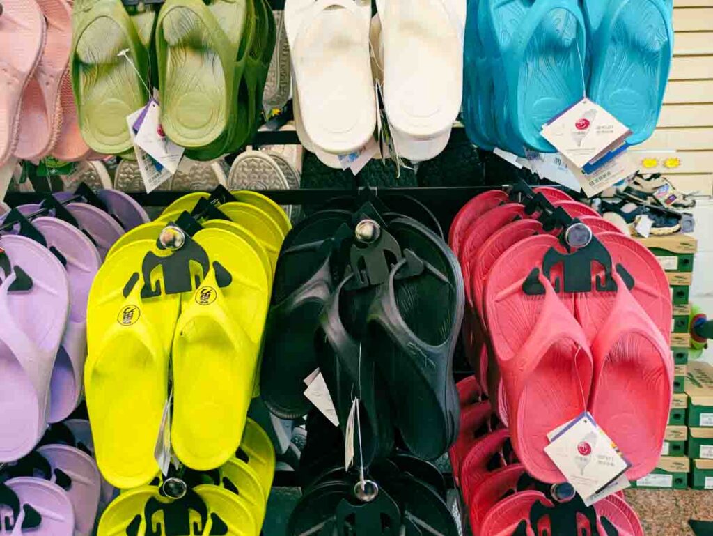 黄緑と黒が人気ⒸPen&Voyage