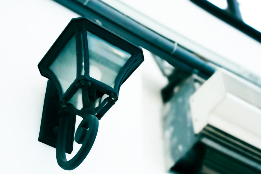 駅構内のレトロな電灯ⒸPen＆Voyage