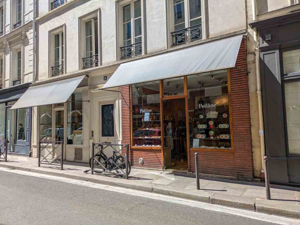 ポワラーヌの控え目な店構えⒸPen＆Voyage