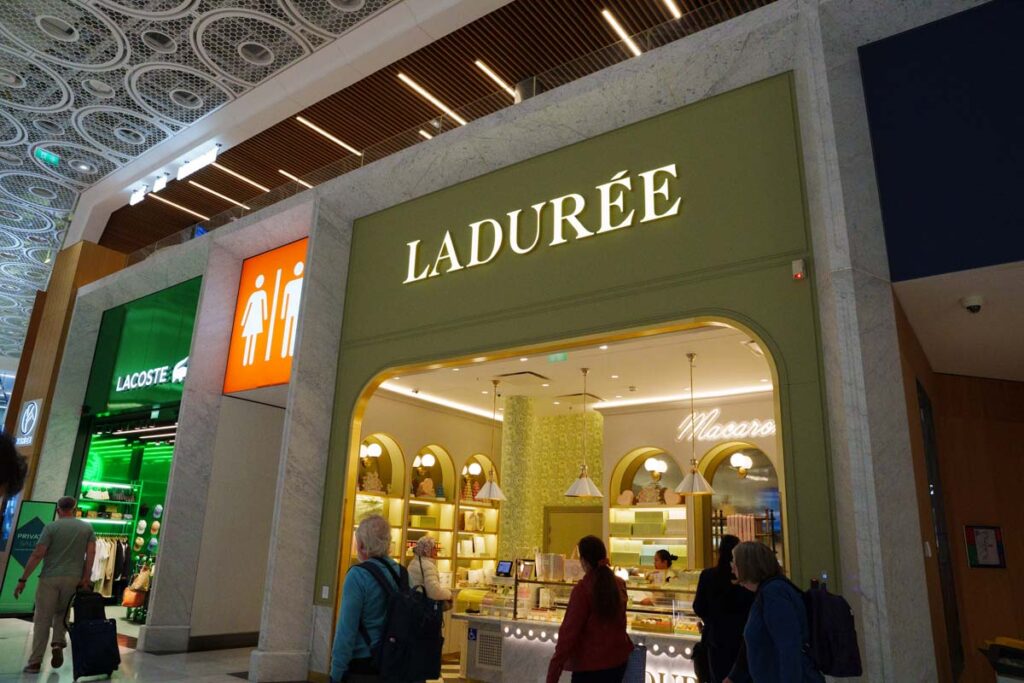 トイレのサインが大きく分かりやすいⒸPen＆Voyage