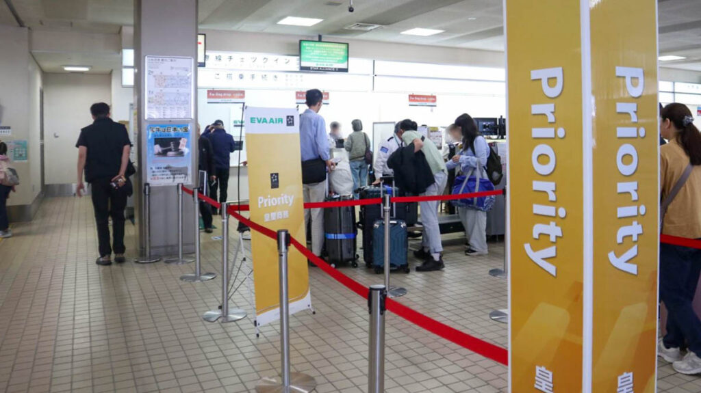 エバー航空のPriorityカウンターなら待ち時間0分©Pen&Voyage