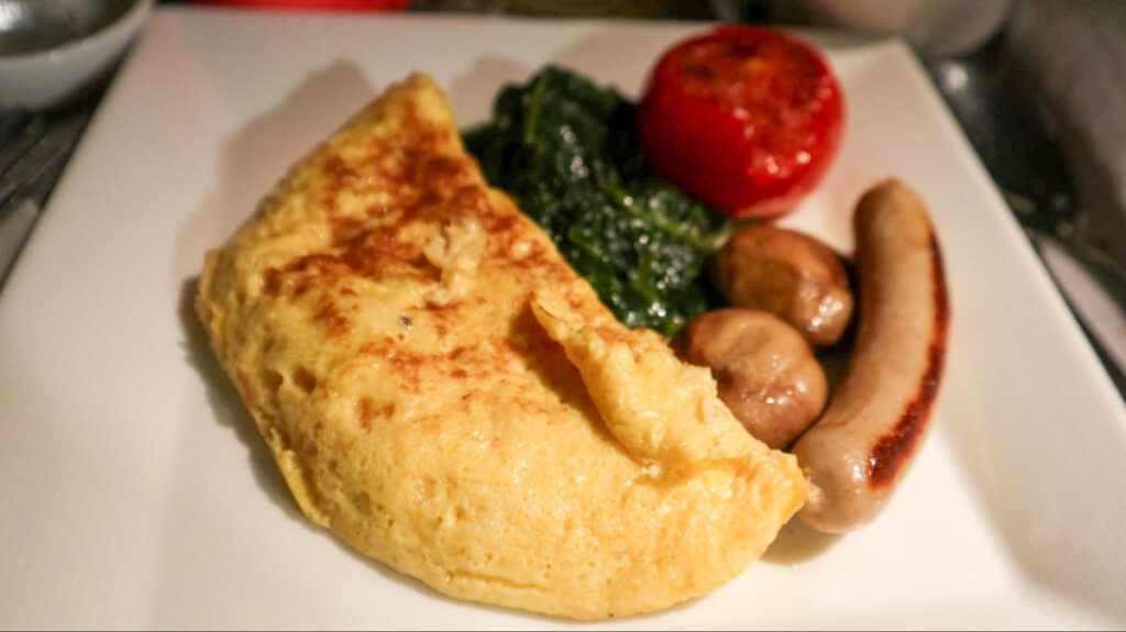 ペペロナータオムレツ (Peperonata Omelette) ©Pen＆Voyage