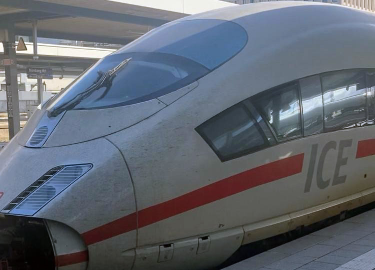 ドイツ鉄道(DB)のICE1009号@Pen&Voyage