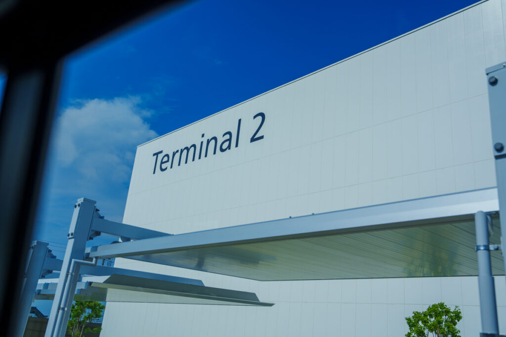 ターミナル2が国際線ⒸPen&Voyage