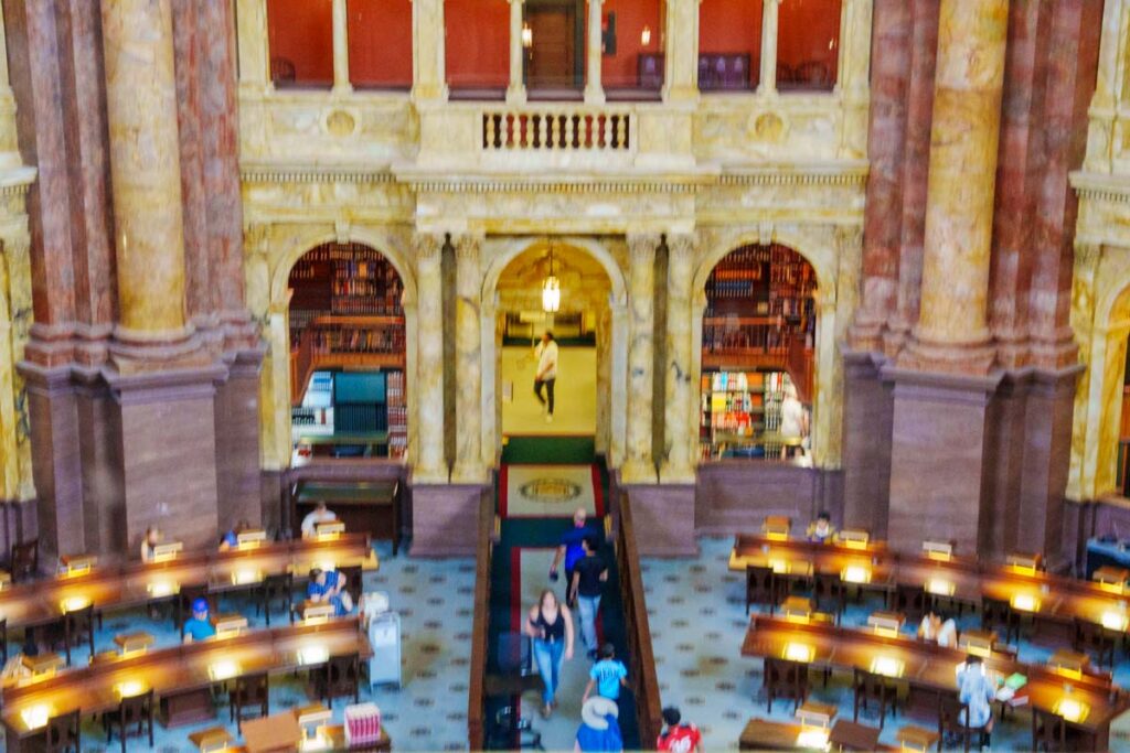 メイン読書室(Main Reading Room)を見下ろすⒸPen&Voyage
