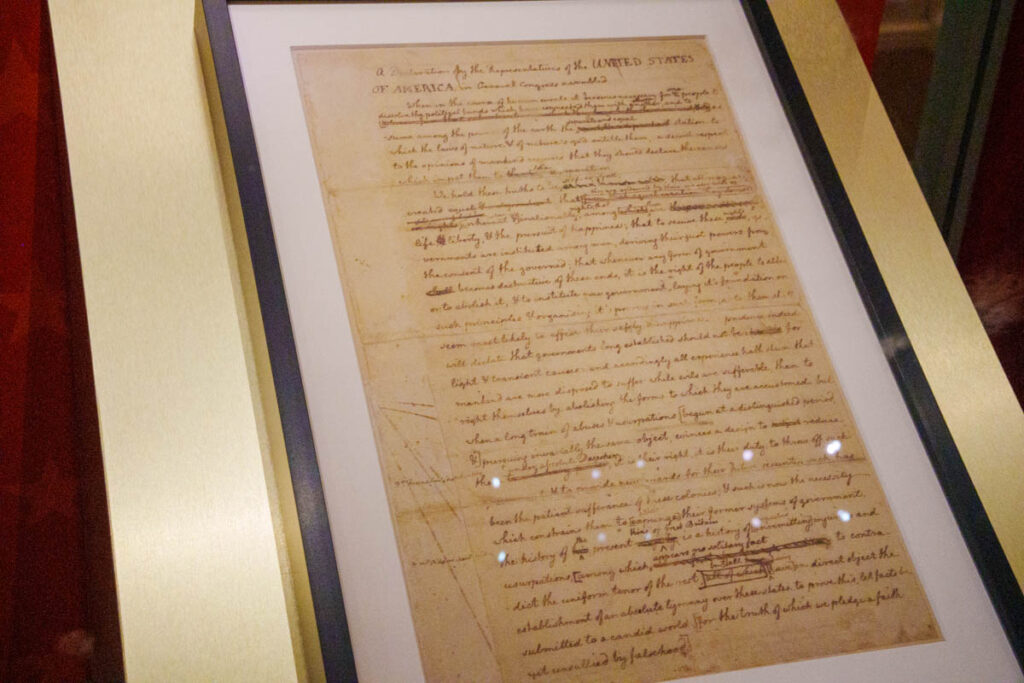 トーマス・ジェファーソンによるアメリカ独立宣言(Declaration of Independence)」の羊皮紙(手書き草稿)ⒸPen&Voyage