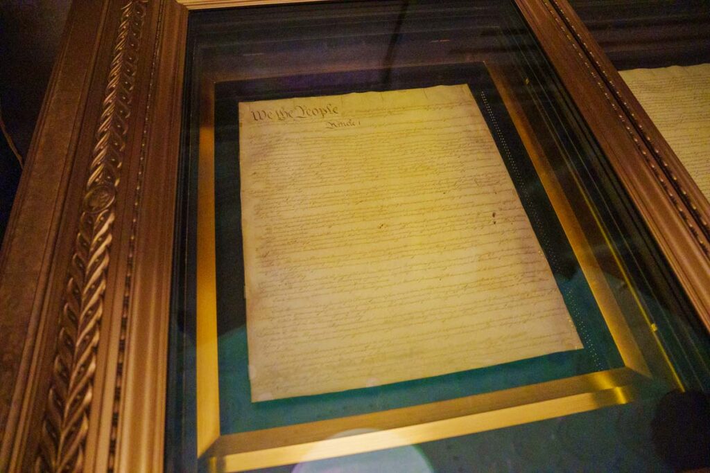 「We the People」で始まる合衆国憲法ⒸPen&Voyage