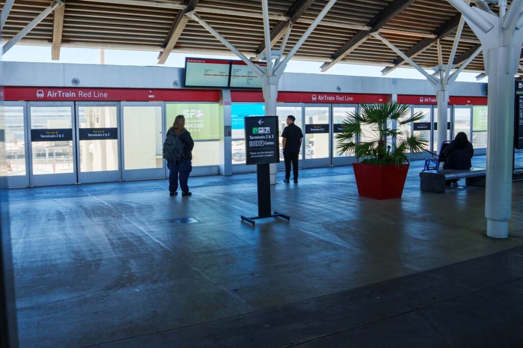 レッドでもブルーでもBART駅には行ける