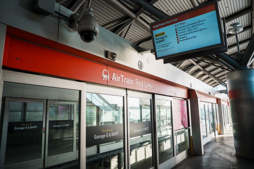 国際線ターミナルGゲートはすぐ次の駅