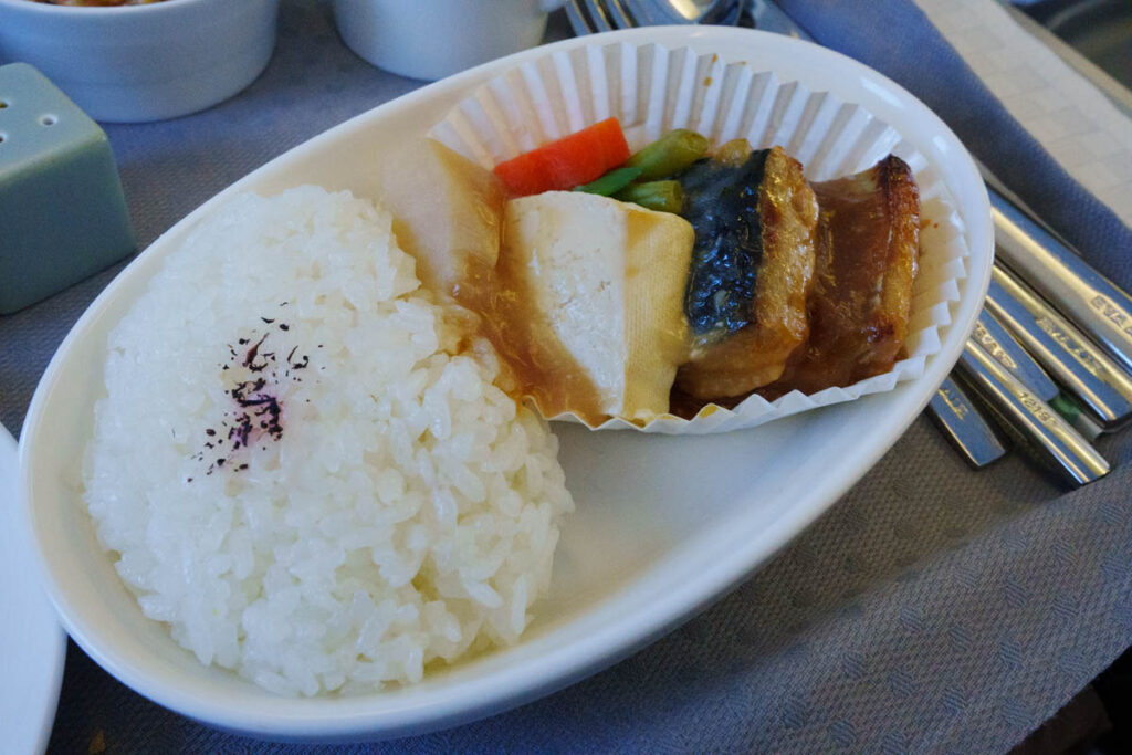 上品なサバ味噌煮に感動ⒸPen＆Voyage