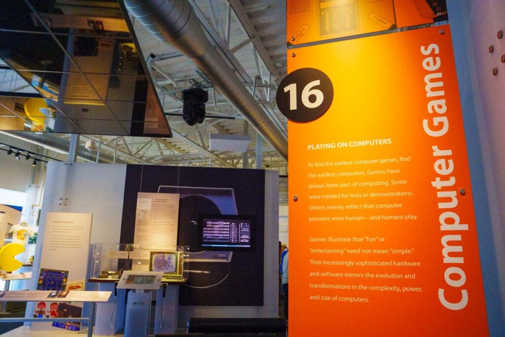 IBMの初代PCなどが展示されている