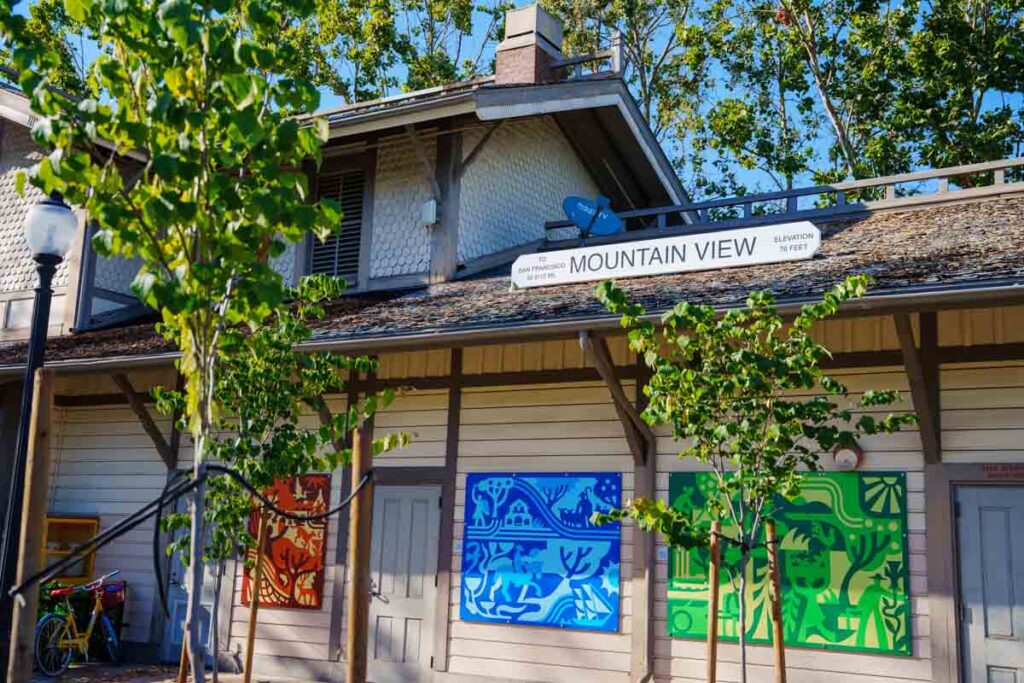 マウンテンビュー(Mountain View)駅