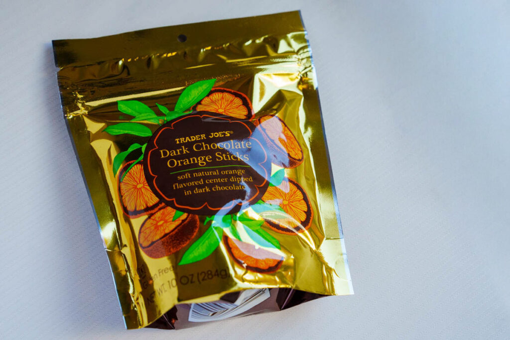 Trader Joe’sのチョコレートがけオレンジ（3.99ドル）